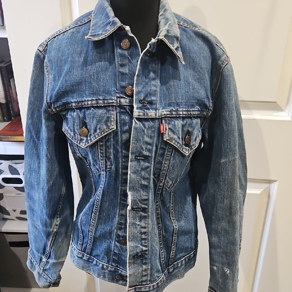 Vintage Levi’s Denim Trucker Jacket • Made in USA • 80s/90s Y2K - Picture 11 of 15